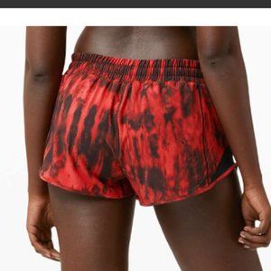 Lululemon Hotty Hot Short II 2.5" *Game Day Game Day Red Black Multi / Black